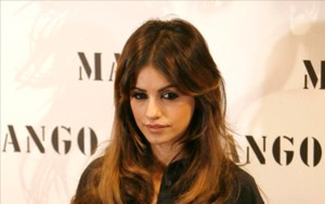 Monica Cruz w skąpym bikini