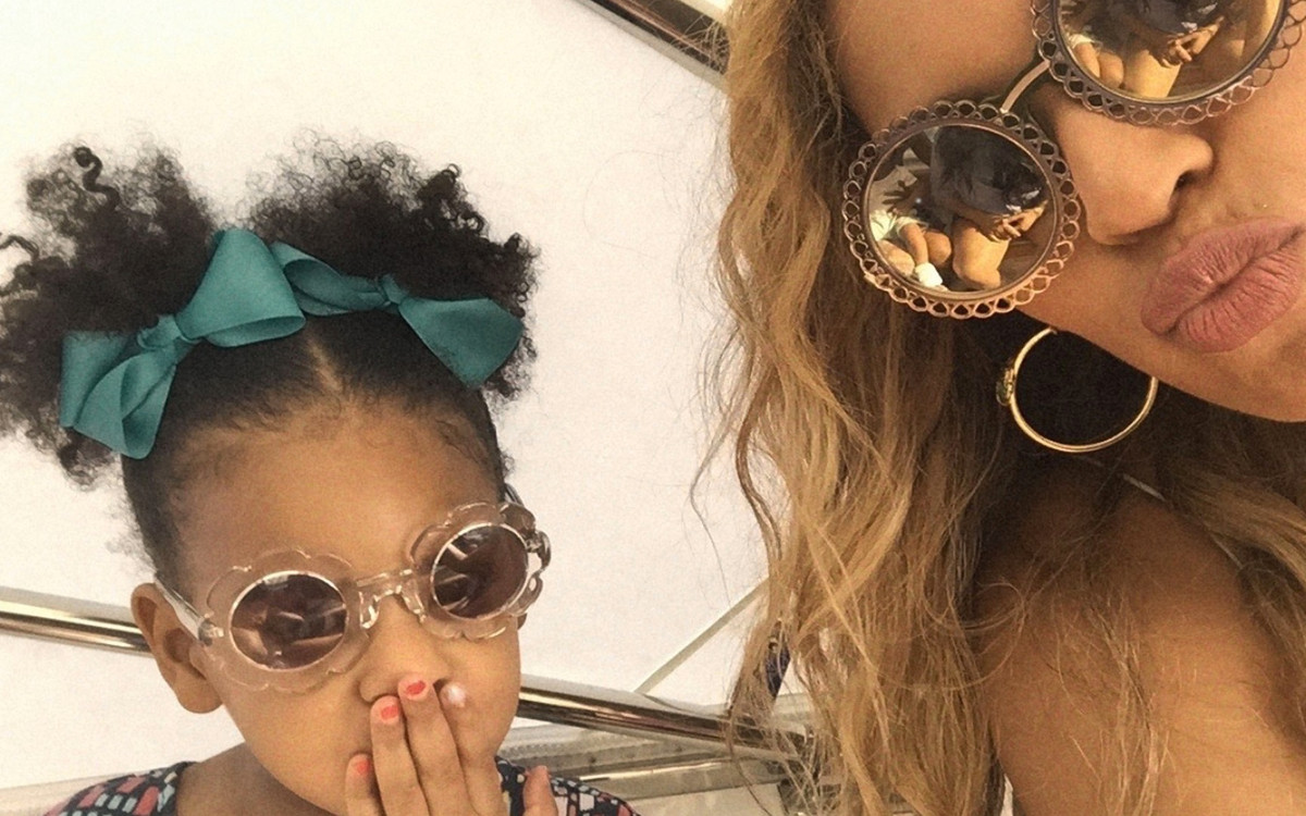 Beyoncé i Jay-Z pokazali rzadkie zdjęcie z trójką swoich dzieci