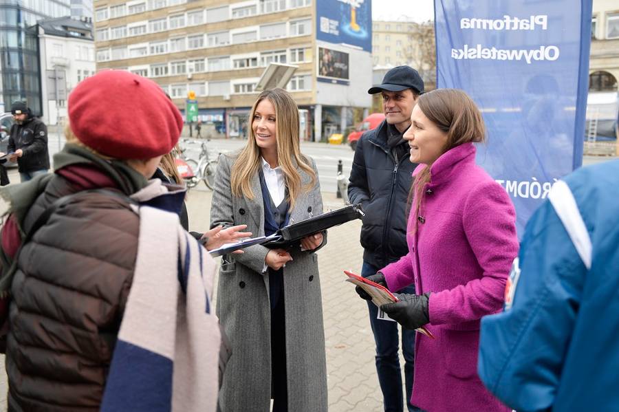 Małgorzata Rozenek zbiera podpisy pod METREM (ZDJĘCIA)