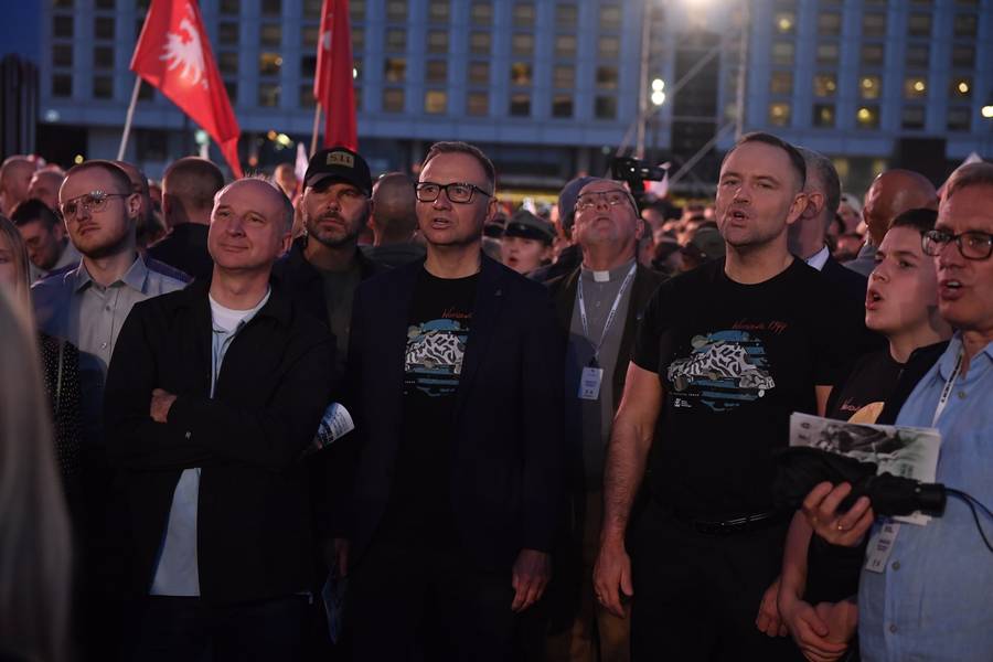 Andrzej Duda i Karol Nawrocki uchwyceni razem na koncercie! Tak upamiętnili Powstanie Warszawskie (FOTO)