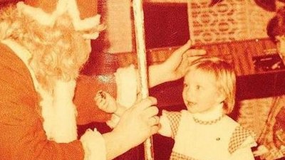 Znana aktorka dodała zdjęcie z dzieciństwa. Poznajecie ją?