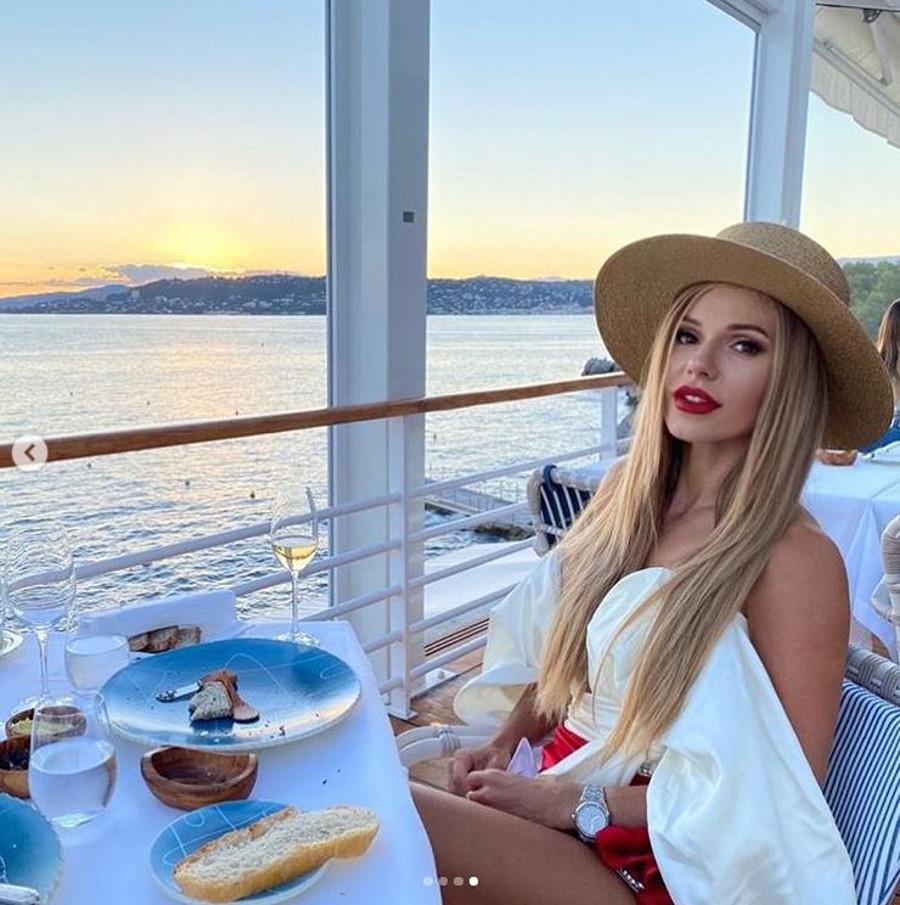 Elegancka Doda w Cannes. 