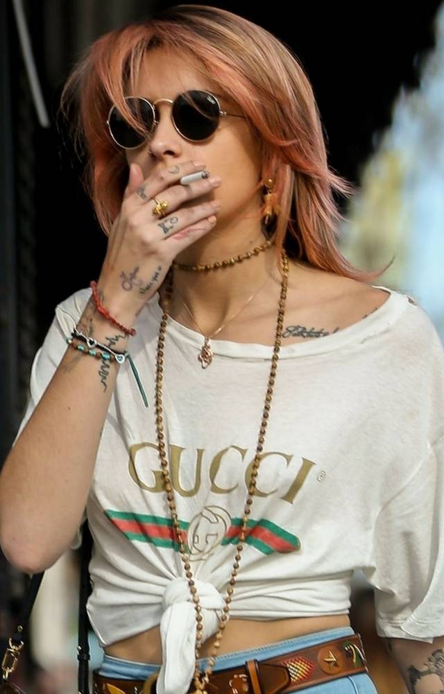 TA stylizacja robi furorę w Internecie! Tylko ONA mogła się tak ubrać!