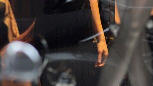 Stephanie Seymour przymierza seksowną bieliznę (FOTO)