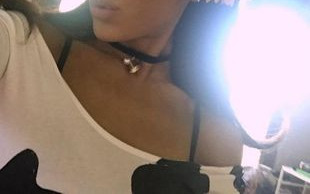 Ariana Grande zaatakowana na scenie! (VIDEO)