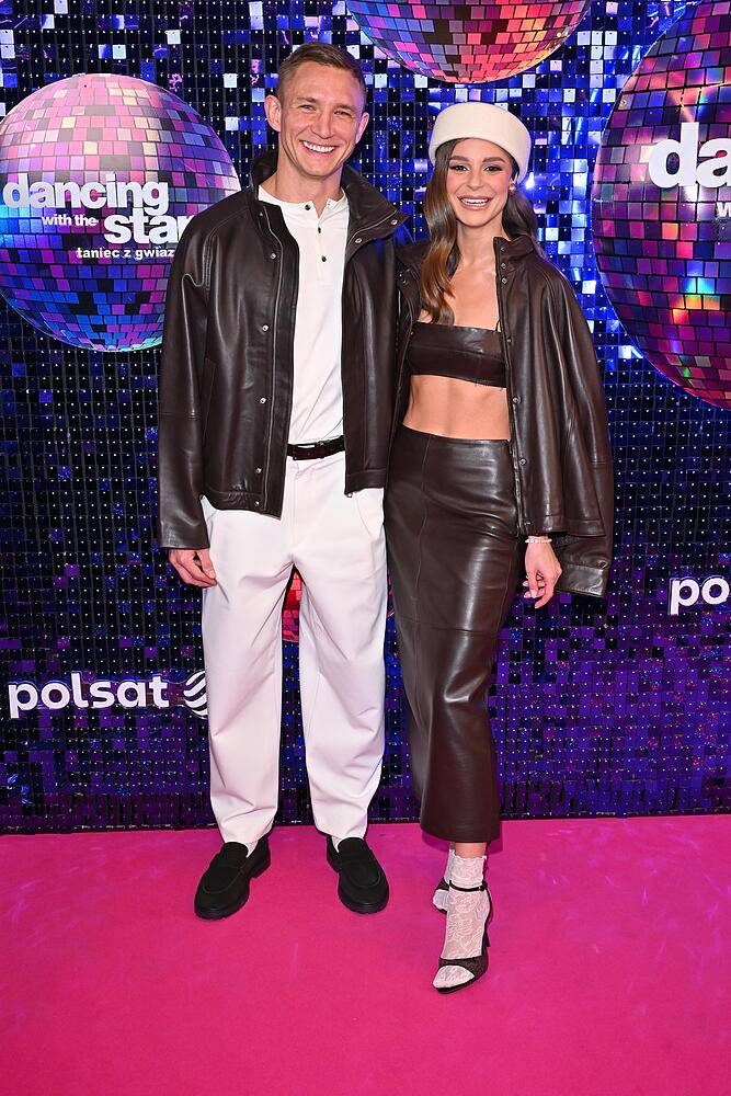 Paulina i Jakub Rzeźniczakowie na ściance w "TzG"