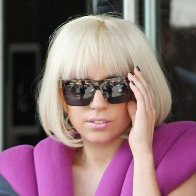 Lady Gaga nie powstrzymała się! Poprawiała obcisłe body przy wszystkich…