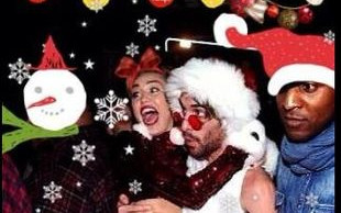 Miley Cyrus ma kilka świątecznych kartek (FOTO)