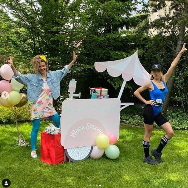 Joanna Koroniewska kończy 42 lata - zorganizowała party w stylu lat 80. Na zdjęciu z Ewą Chodakowską, fot. Instagram Joanny Koroniewskiej