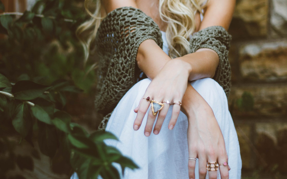 Koronkowe bluzki w stylu boho – delikatne i eleganckie propozycje