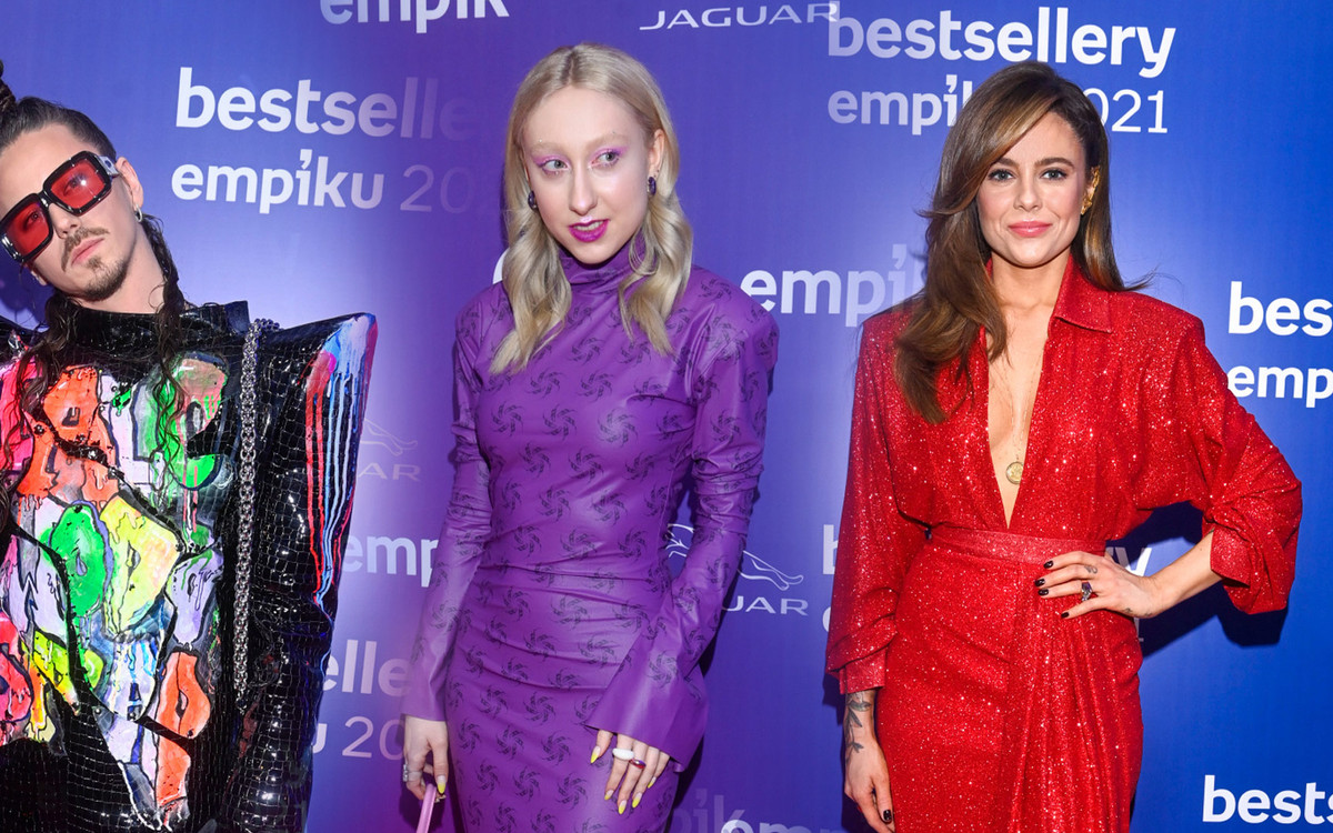 Bestsellery Empiku 2021: Wieniawa w zdobionym gorsecie, Patryk Vega w cekinach a Michał Szpak pokazuje zgrabne nogi!