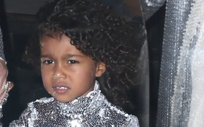 Kim Kardashian niczym dyskotekowa kula, a dlaczego zrobiła TO Nori?