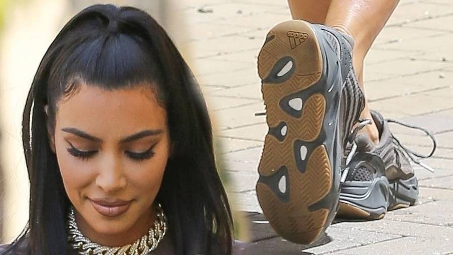 Kim Kardashian w mało seksownej stylizacji na mieście z asystentką