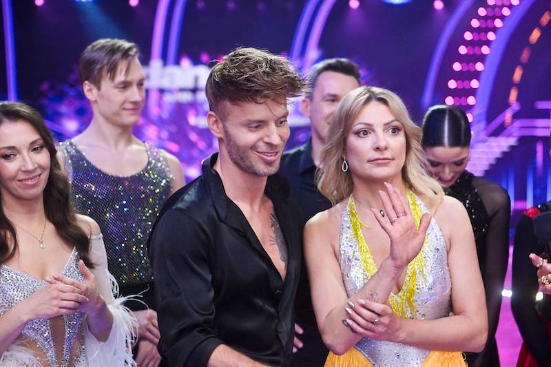 1. odcinek “Tańca z gwiazdami”. Na widowni syn Kurzajewskiego i Cichopek, Edward Miszczak i Nina Terentiew…