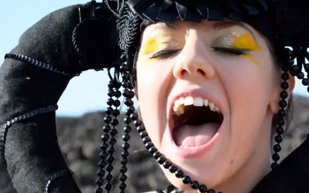 Olivia Anna Livki w nowym teledysku [VIDEO]