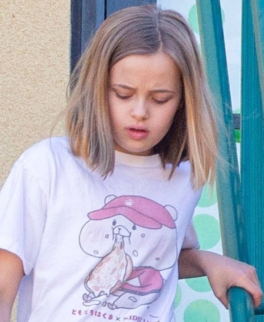 Angelina Jolie w pięknej sukience na zakupach. Zabrała swoją mini wersję – córkę Vivienne