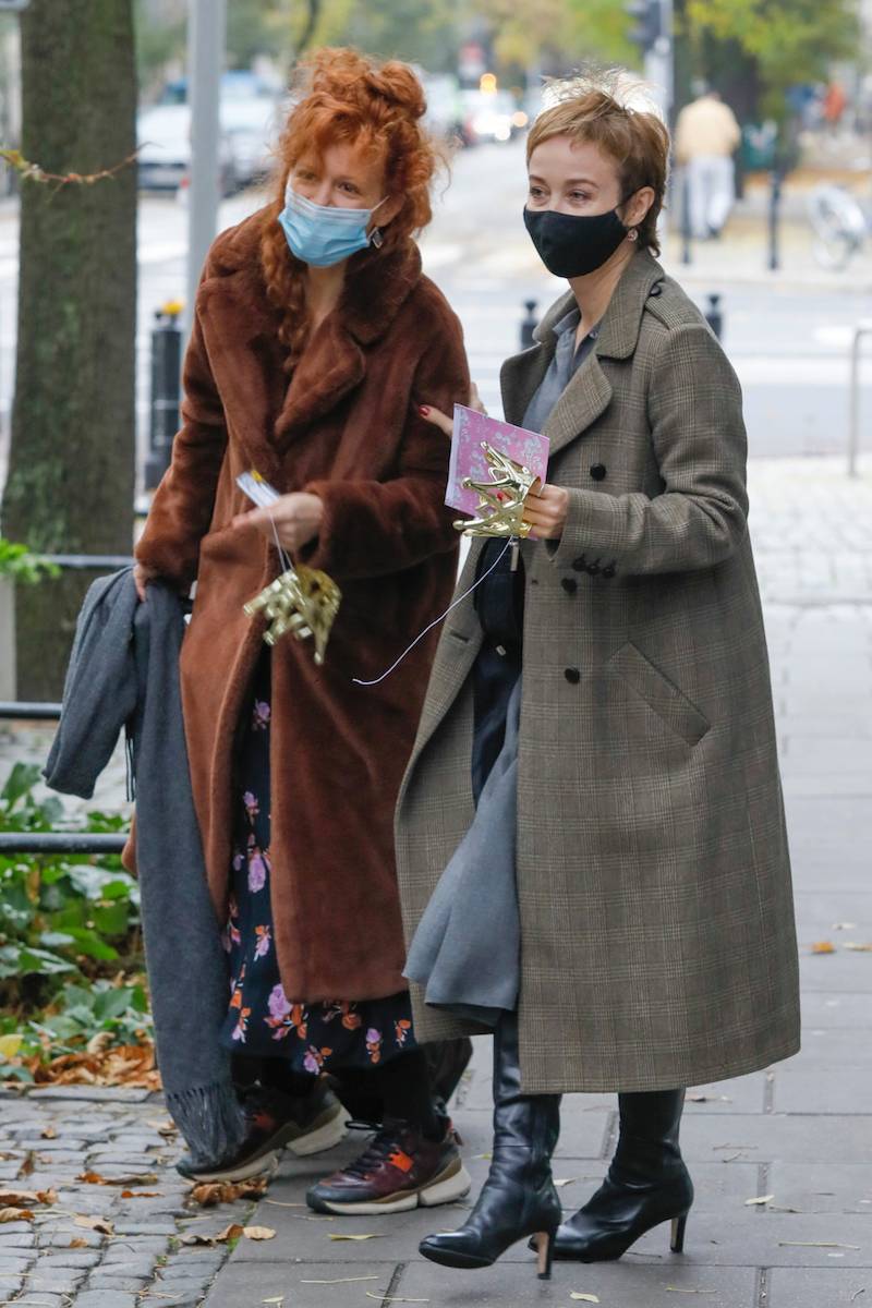 Martyna Wojciechowska świeżo po ślubie, piosenkarka w seksi stylizacji i aktorka w futrze (ZDJĘCIA)