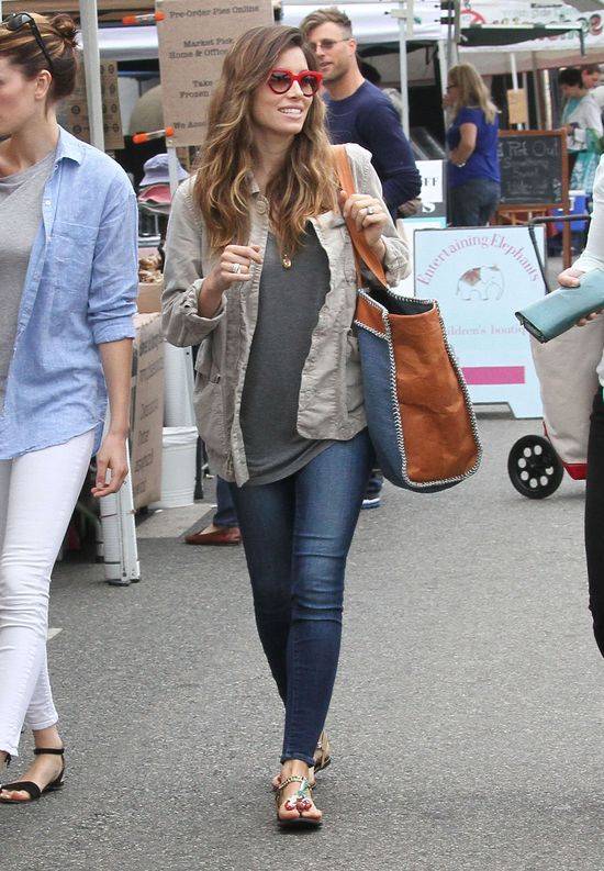 Jessica Biel robi zakupy na targu