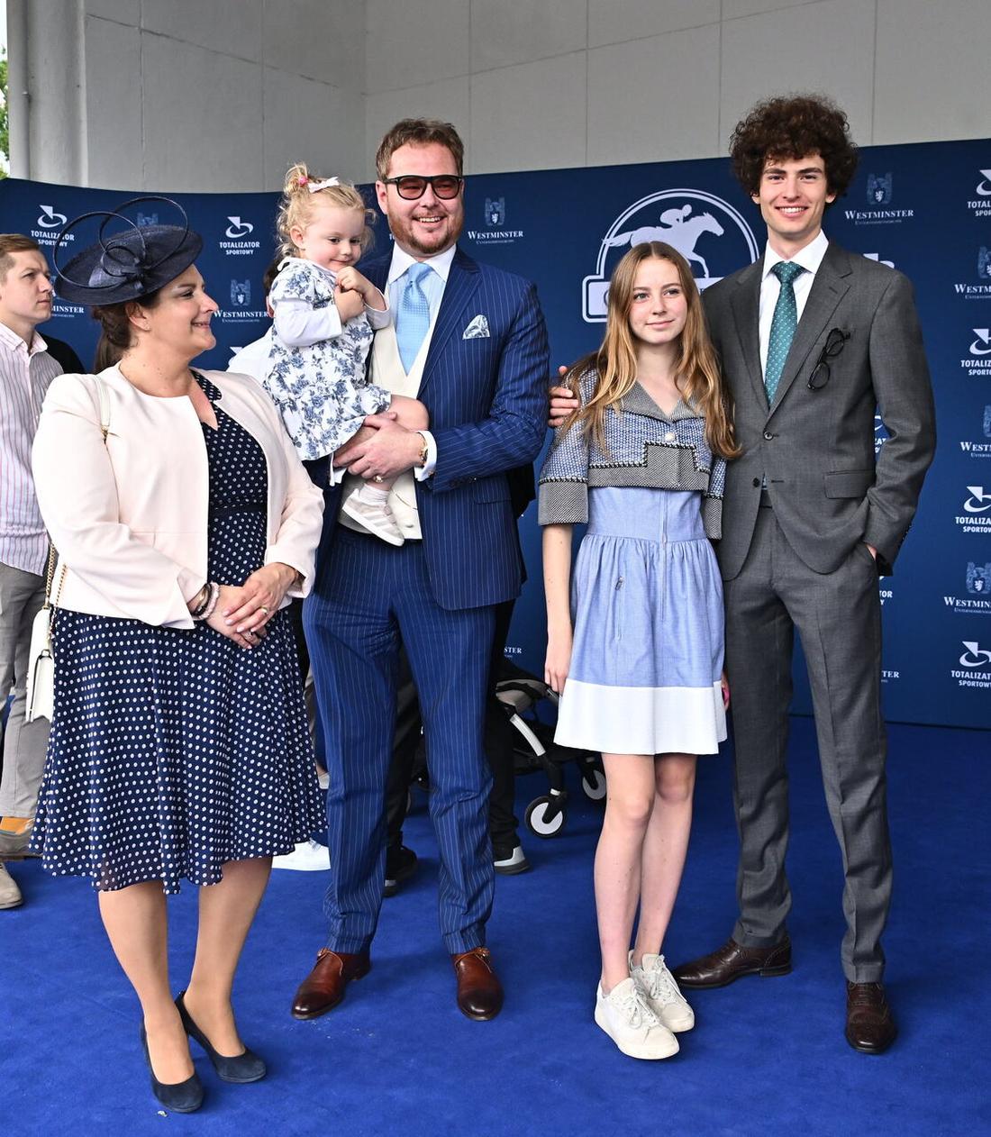 Jan Lubomirski i Helena Mańkowska z dziećmi, fot. KAPiF