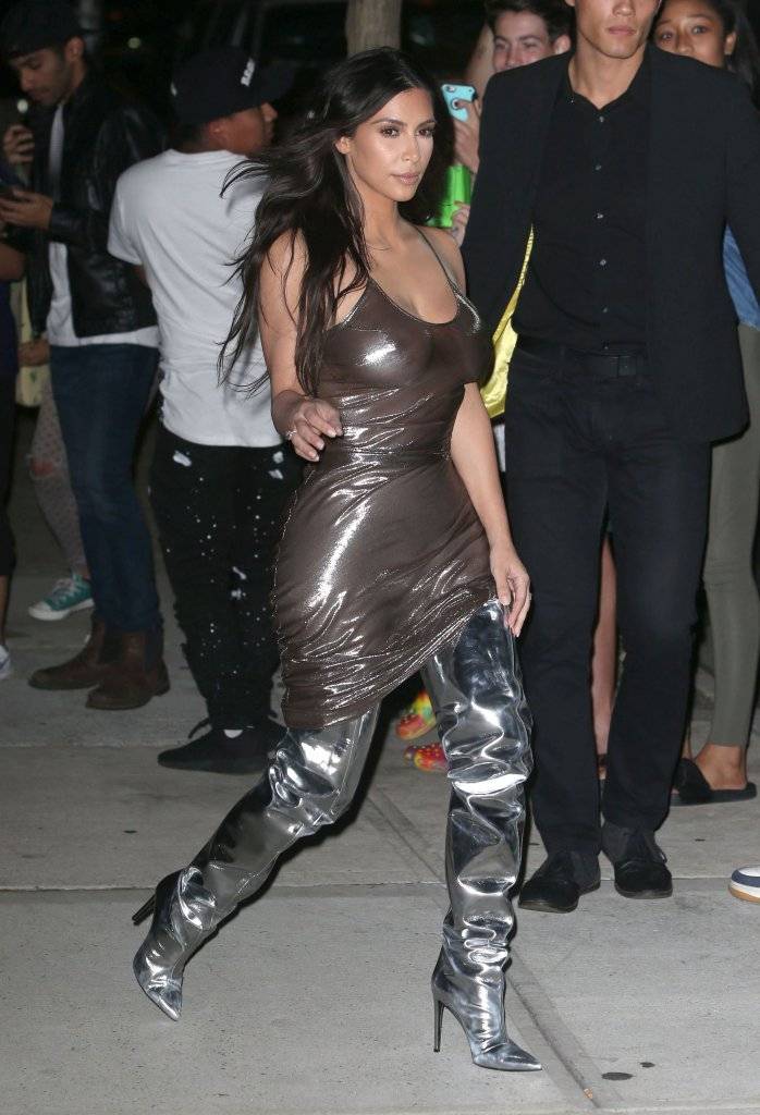 WOW! Kim Kardashian schudła i teraz chwali się ciałem