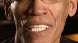 Pamietacie Teda Williamsa – mężczyznę z radiowym głosem?