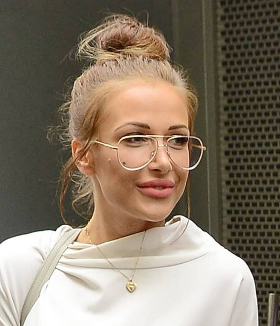 Odmieniona Eliza Trybała z Trybsonem i dziećmi na premierze (ZDJĘCIA)