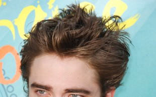 Robert Pattinson wjechał słoniowi pod tyłek