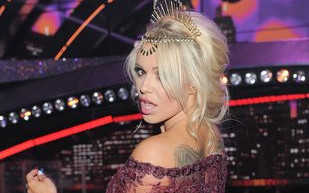 Dodzie podoba się PUPA pewnej gwiazdy (FOTO)