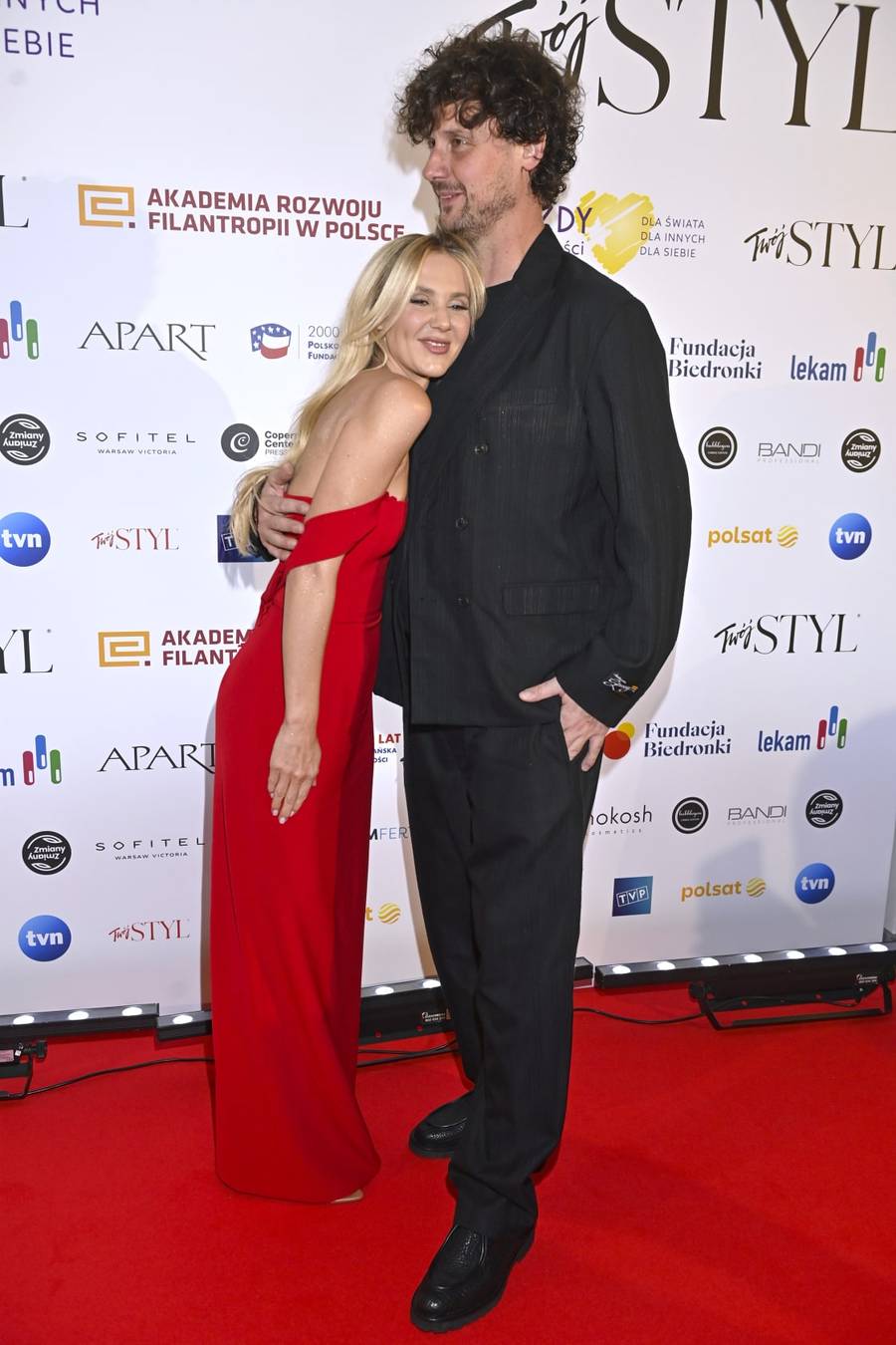 XVI edycja Plebiscytu “Gwiazdy Dobroczynności”! Zakochani Mateusz Damięcki z żoną, Kasia Moś z ukochanym, Olga Bołądź