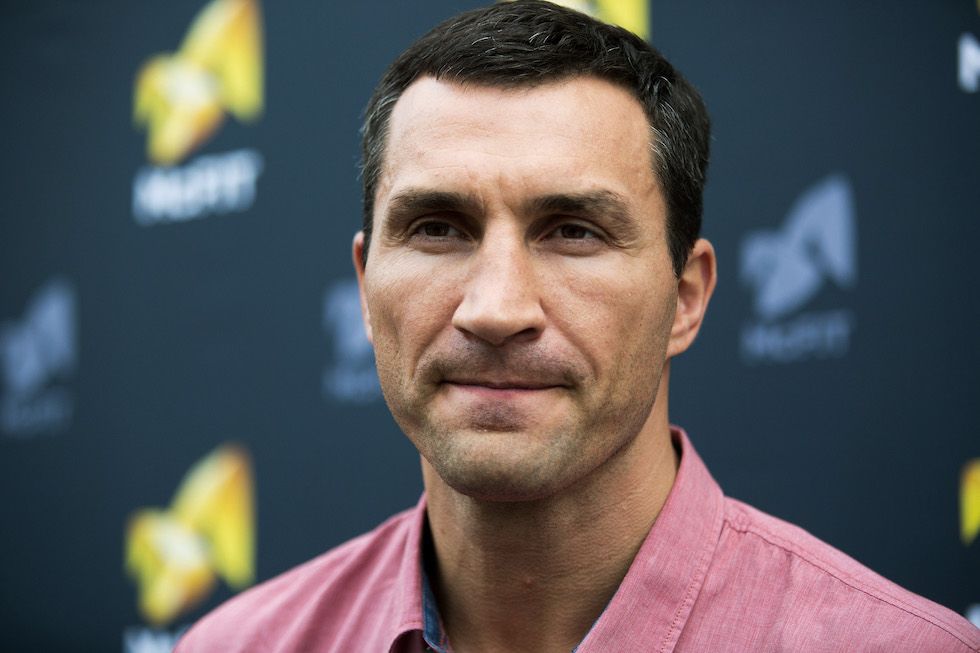 Warszawa. 19.09.2014 r. Wladimir Kliczko spotkal sie z dziecmi z Fundacji Arka Nadziei, ktora pomaga dzieciom w trudnej sytuacji zyciowej. Wladimir Kliczko postanowil wprawic w ruch dzieci z warszawskiej Pragi oraz podarowal fundacji samochod. N/z. Wladimir Kliczko.,Image: 428534174, License: Rights-managed, Restrictions: , Model Release: no, Credit line: Grazyna Myslinska / Forum