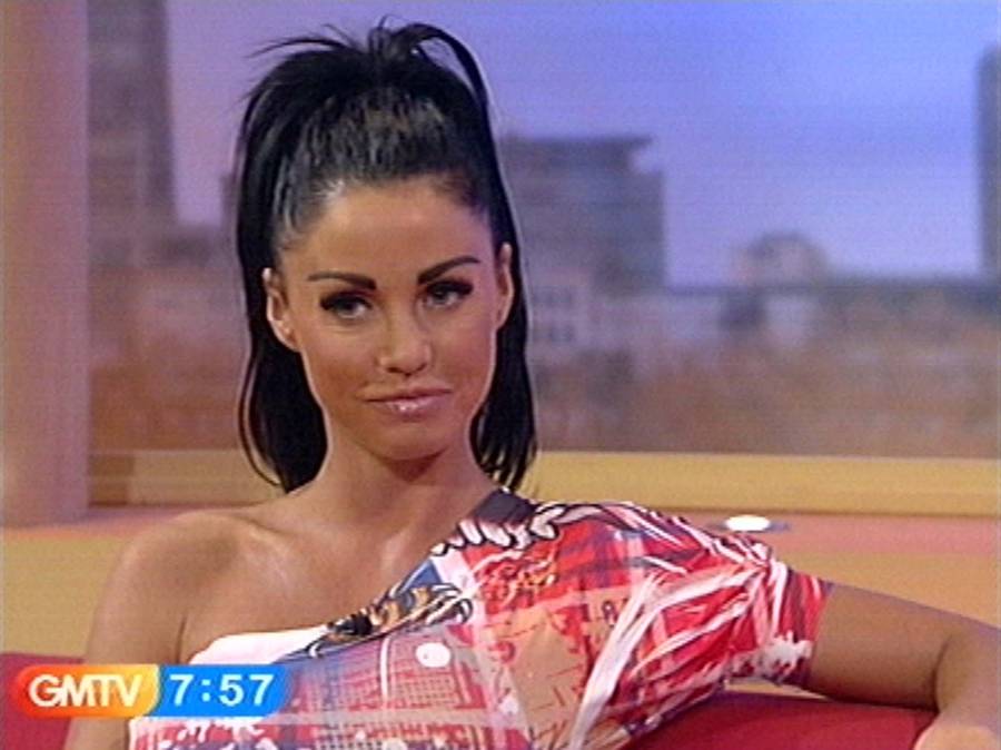 Katie Price w przeszłości była przepiękną kobietą. Na operacje plastyczne wydała PÓŁ MILIONA złotych! (ZDJĘCIA)