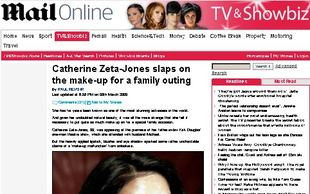 Catherine Zeta-Jones przesadziła z makijażem (FOTO)