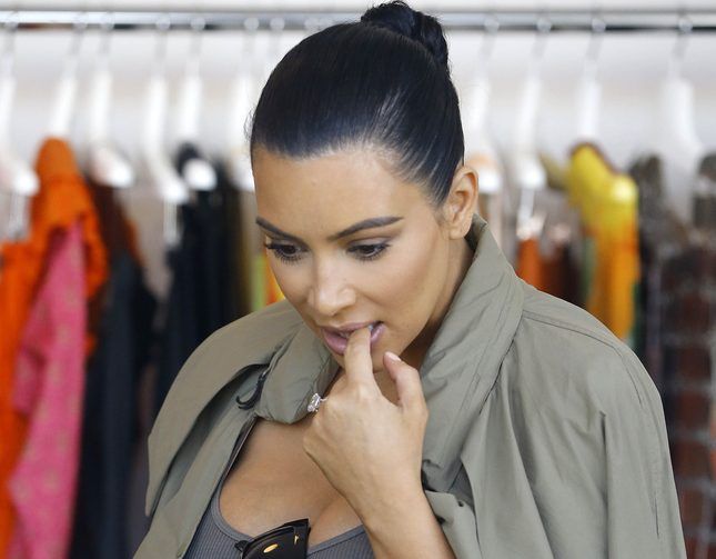 kim-kardashian-g-62-R1