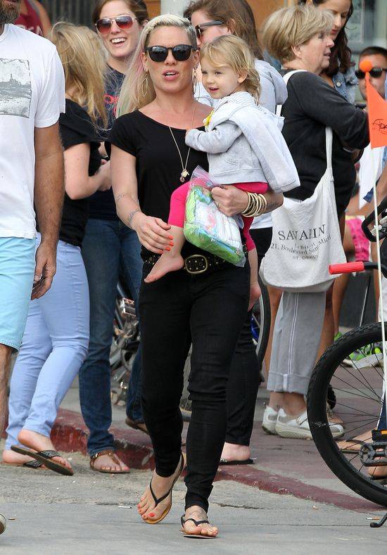 Pink – przykładna mama