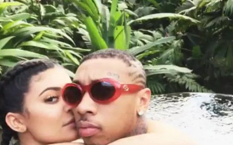 Tyga i Kylie Jenner kłócili się o NIEGO. Ich awanturę podsłuchał ogrodnik