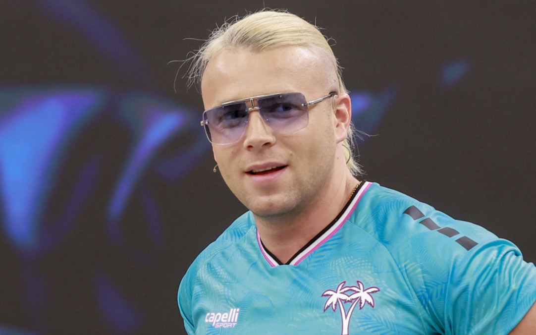 Tajemnicza kobieta u boku Skolima. Artysta w końcu odniósł się do plotek
