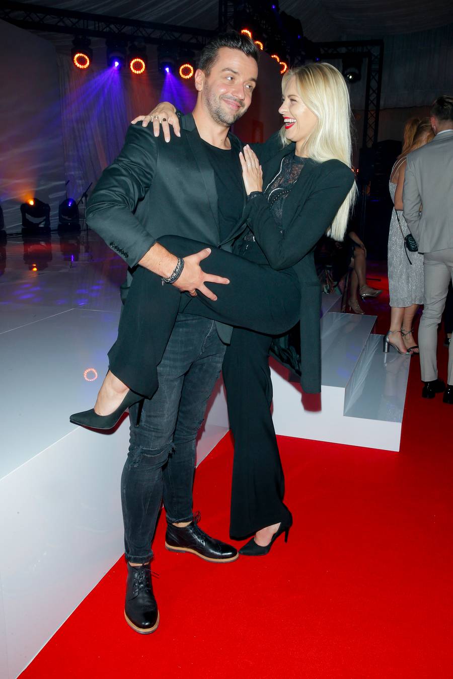 Najbardziej kompromitujące zdjęcia gwiazd z ramówki Polsatu!