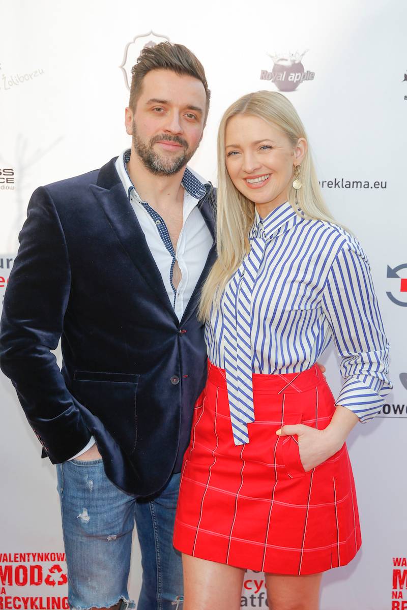 Walentynkowa Moda na Recykling. Barbara Kurdej-Szatan razem z mężem na scenie