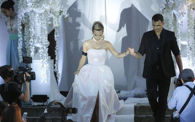 Gwiazdy na pokazie Patrycji Kujawy – Doda w żałobie