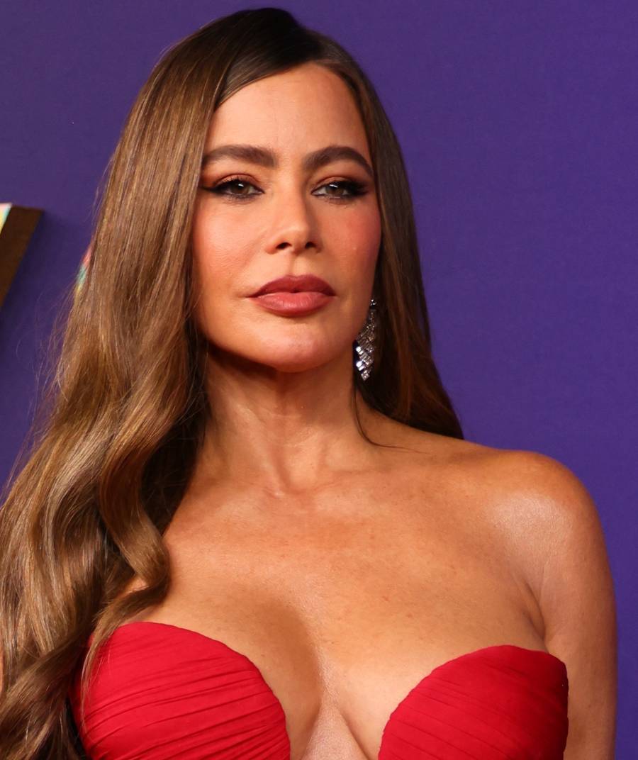 Emmy 2024. Tak prezentowały się twarze gwiazd z bliska na czerwonym dywanie