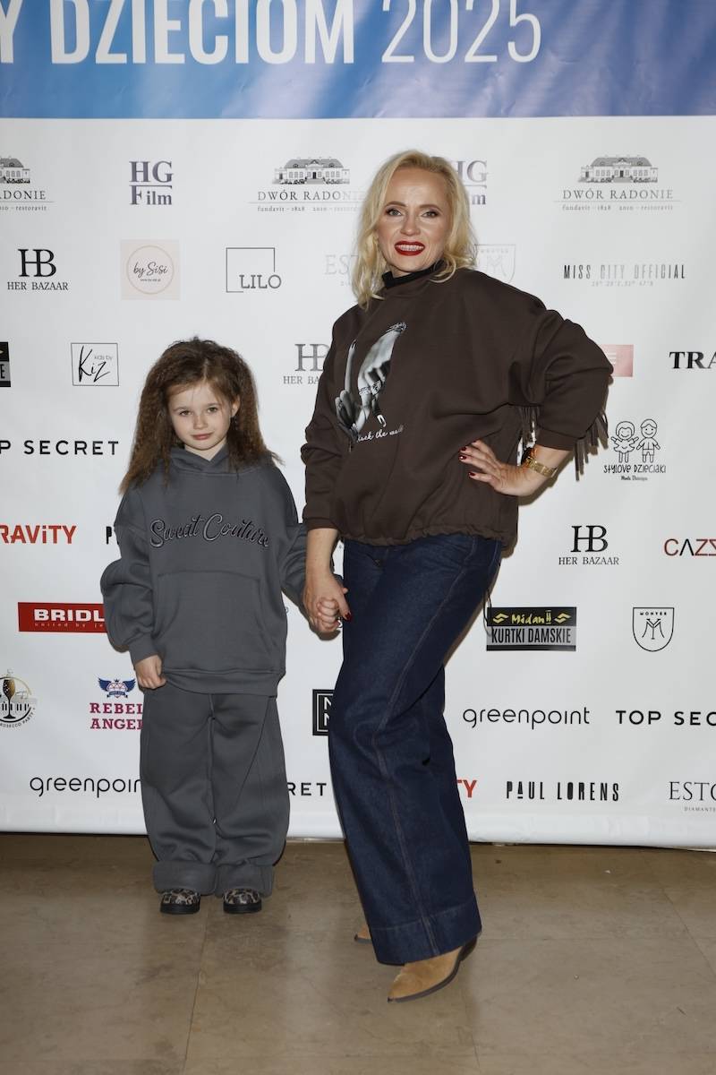 Celebrytki na wybiegu. Wystrojone Maja Hyży, Węgrowska i dawno niewidziana Gosia Andrzejewicz