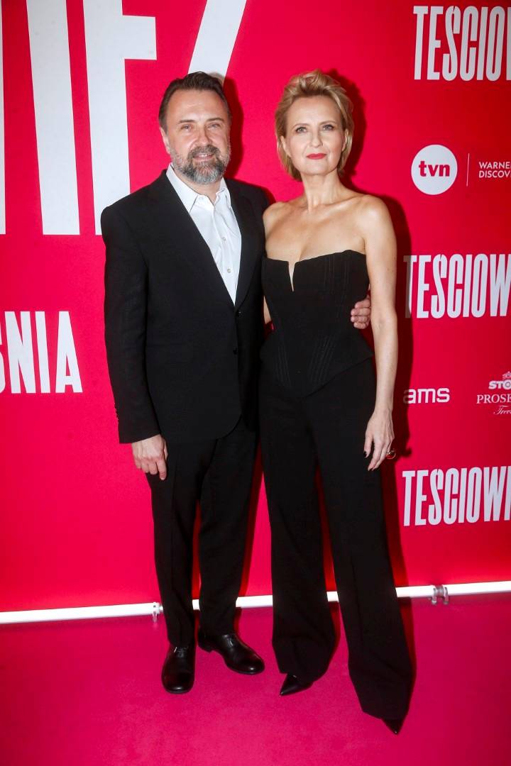 Gwiazdy na premierze filmu “Teściowie 2”: Katarzyna Warnke w nowej fryzurze, Agnieszka Woźniak-Starak, Monika Miller