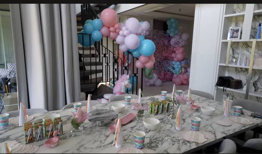 Andziaks w końcu pokazała 4. urodziny Charlotte! Morskie motywy, przepych i dmuchane pałace! (FOTO)