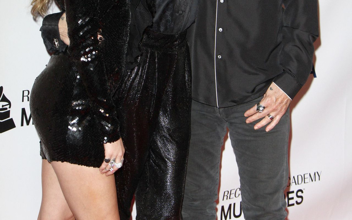 Miley Cyrus z rodzicami – jej mama wygląda jak jej… siostra?