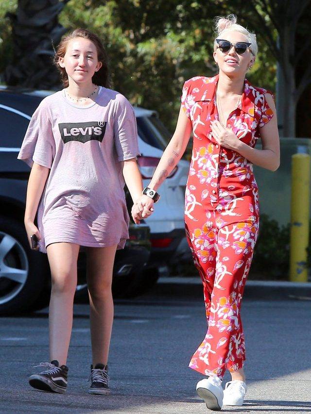 Noah Cyrus – siostra Miley bardzo chce być znana