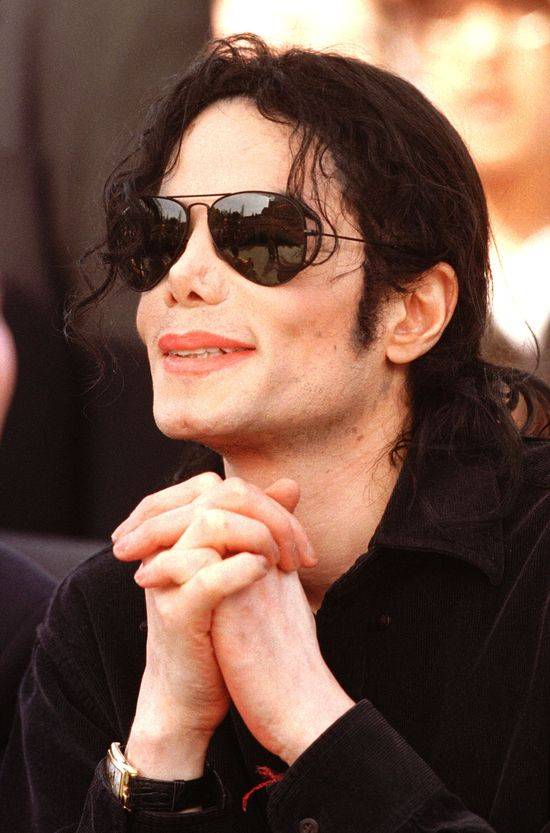 Najlepiej zarabiające NIEŻYJĄCE już gwiazdy. Pieniądze nadal spływają im na konto