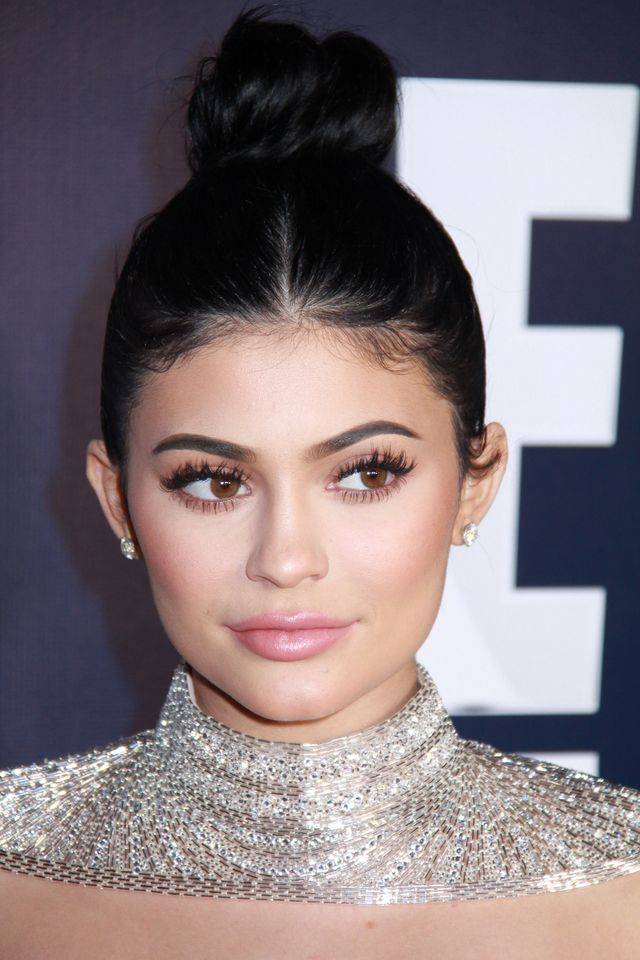 W KOŃCU! Paparazzi przyłapali ciężarną Kylie Jenner