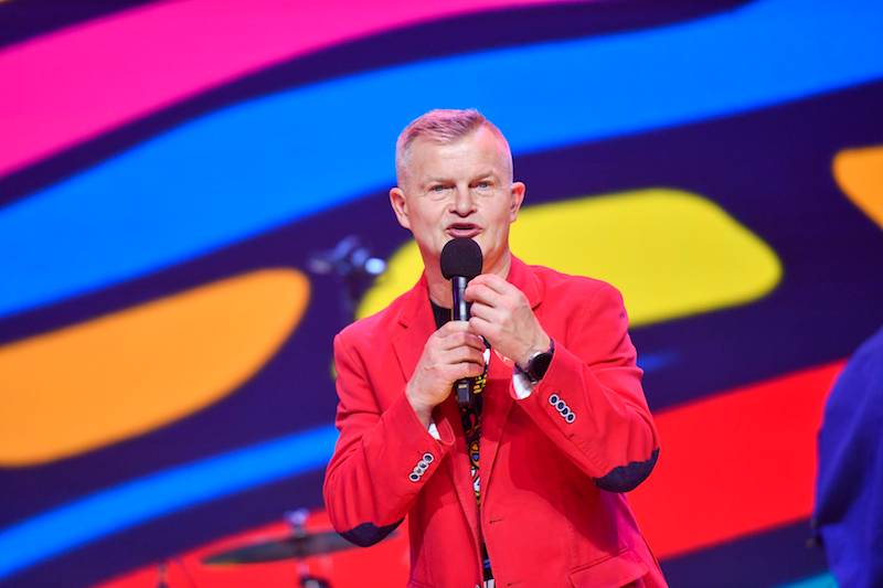 Gwiazdy osobiście wspierają WOŚP. Maria Sadowska w czułych objęciach z mężem