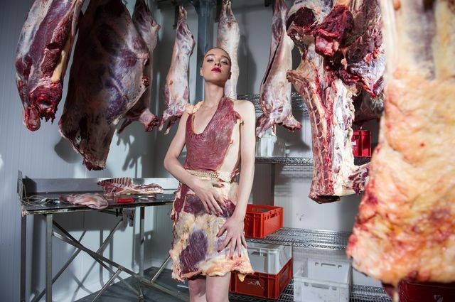 Top Model 4 – Szokująca sesja z mięsem…