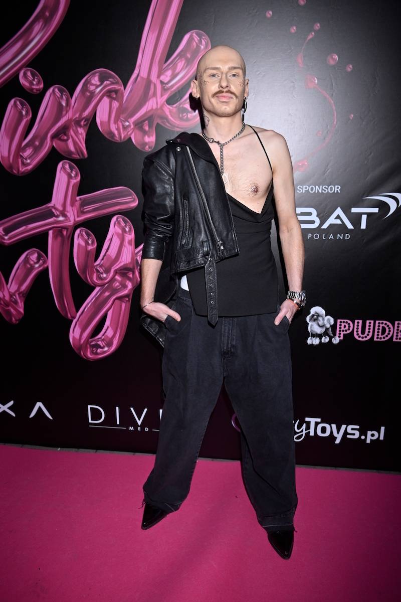 Pink Party. Stifler w gorsecie, Małgorzata Rozenek w czerni, Magda Gessler, Joanna Krupa, Hania z Genzie…